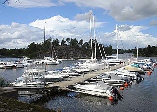 Småbåtshamn vid Sticklinge Udde Båtklubb.