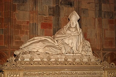 Cénotaphe de Saint Hubert Basilique des Saints-Pierre-et-Paul de Saint-Hubert.