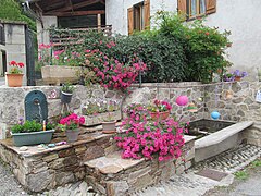 Fontaine hameau des reillous