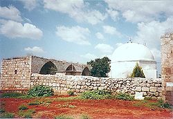 Mausoleum of Nabi Yamin, with riwaq (prayer hall) to the left.