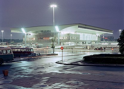 Վարշավայի Կենտրոնական երկաթուղային կայարան Լեհաստանում, Արսենիուս Ռոմանովիչ (1975)