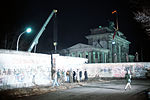 Afbraak van de Muur bij de Brandenburger Tor in Berlijn