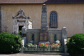 Le monument aux morts.