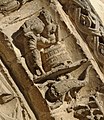 Scène de vendanges sur une archivolte du portail de Saint-Nicolas de Civray (XIIe), Vienne.