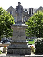 Statue de Charles Lachaud[8],[9]