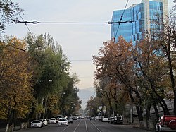 Перекресток улиц Кунаева-Гоголя, вид в направлении на юг вдоль улицы Кунаева. (19 октября 2014 года)