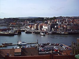 Zicht op Whitby vanaf Whitby East Cliff