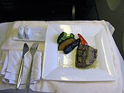 日本航空エグゼクティブクラス機内洋食（メイン一例）