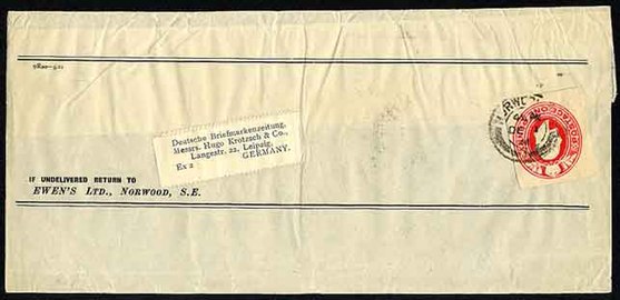 Великобритания: бандероль, отправленная в 1911 году в адрес издания «Briefmarkenzeitung»[нем.] (Лейпциг) из филателистической фирмы Ewen’s Ltd в Норвуде (Лондон), владельцем которой был Х. Л. Юэн. На оболочке бандероли наклеен напечатанный знак почтовой оплаты, вырезанный[англ.] из другой цельной вещи[^]