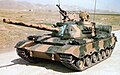 中製MBT-2000，緬軍主力坦克，約有200輛