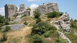 Ostaci srednjovekovne utvrde Novo Brdo