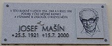 Pamětní deska Josefa Mašína na budově varnsdorfské radnice