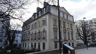 Maison où habitèrent et moururent Buffon (en 1788) et Lamarck (en 1829).
