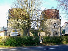 Les châteaux d'eau dits « les Jumeaux ».