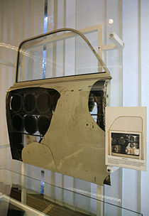 מצלמת מעקב מוסתרת בדלת של רכב במוזיאון השטאזי בברלין