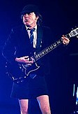 Angus Young, músico escocés nacido el 31 de marzo de 1955.