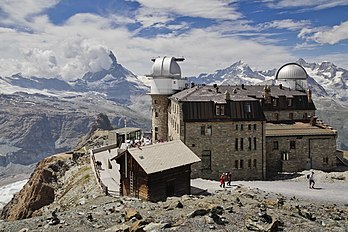 L’obsèrvatior du Gornergrat, dens lo canton du Valês. (veré dèfenicion 3 600 × 2 400*)