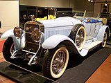 «Hispano-Suiza» 1924 года с кузовом «Dual-Cowl Phæton» — два лобовых стекла в складывающихся рамках.