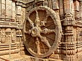 Una de les rodes escultòriques del temple de Surya a Konark