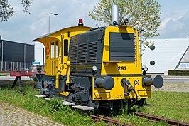 Locomotor 297 staat als monument in Deventer.