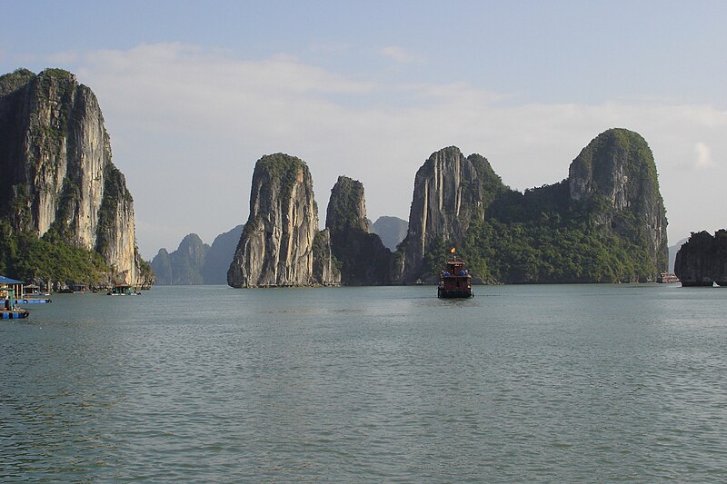 Plik:Ha Long Bay.jpg