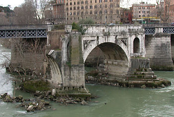 Die Reste des Pons Aemilius