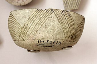 Fragment de ceràmica amb decoració incisa i pintada (ceràmica de bandes), 6500 - 6000 AC.