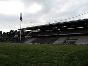 Oktober 2005, die Haupttribüne des Bökelbergstadions