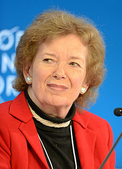 Mary Robinson vuonna 2013.