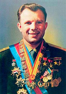 Jurij Gagarin s vyznamenaniami, 1963
