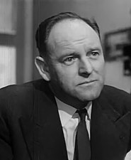 Bernard Lee