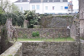 Port Saint-Pierre, château des Évêques.