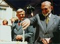 Jerzy Buzek (* 1940) a Bronisław Geremek (1932-2008) v roce 2000