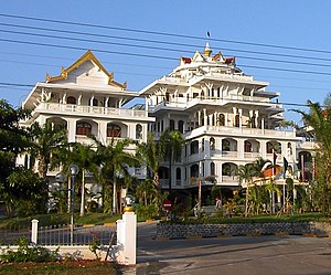 Hotel Istana Champasak, Pakxe, bekas istana Boun Oum Na Champassak