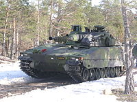 Bofors 40 mempersenjatai Combat Vehicle 90 (CV90) Swedia