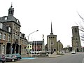 L'ancien hôtel de ville, la nouvelle église et la tour de l'ancienne église (XVIe siècle).