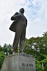 Tượng đài Lenin ở Hà Nội.