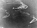 זואיקאקו ושתי משחתות בתמרון התחמקות. קרב ים הפיליפינים, 20 ביוני 1944