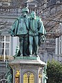 Statue sur la fontaine des comtes d'Egmont et de Hornes[13] à Bruxelles.