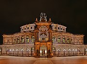 Semperoper bei Nacht