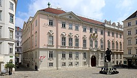 Здание Чешской придворной канцелярии на Юденплац в Вене