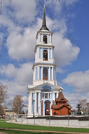 Городская доминанта — колокольня церкви Святителя Николая