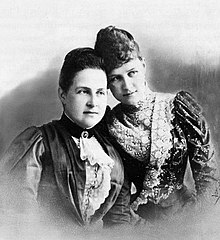올가 왕비와 첫째 딸 알렉산드라 (1888년)