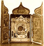 Variante de l'icône de Kazan. Monastère de Makarevski (don du Tsar Michel Fédorovitch). Photographie de Sergueï Prokoudine-Gorski du début du XXe siècle.