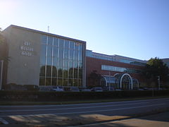 The Boston Globe -lehden toimitus sijaitsee Morrissey Boulevardin varrella Dorchesterissa.