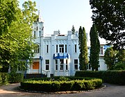 The house of the manager of the estates of Leopold Koenig in Trostianetskyi Park, the location of the forest research station