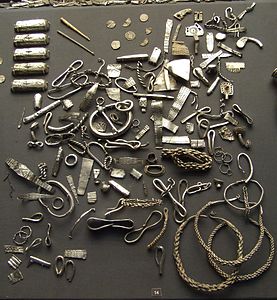 Серебряные предметы из Куэрдельского клада в коллекции Британского музея, начало Х века