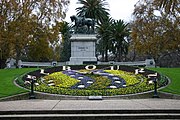 オーストラリア・メルボルン・ヴィクトリア女王庭園（英語版）にあるエドワード7世像（2005年撮影）