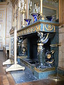 Șemineu din Salon des dames d'honneur, în Castelul Compiègne