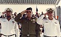 העברת פיקוד חיל הים מאברהם בן שושן משמאל למיכה רם בימין. הרמטכ"ל דן שומרון במרכז, 11 פברואר 1989.